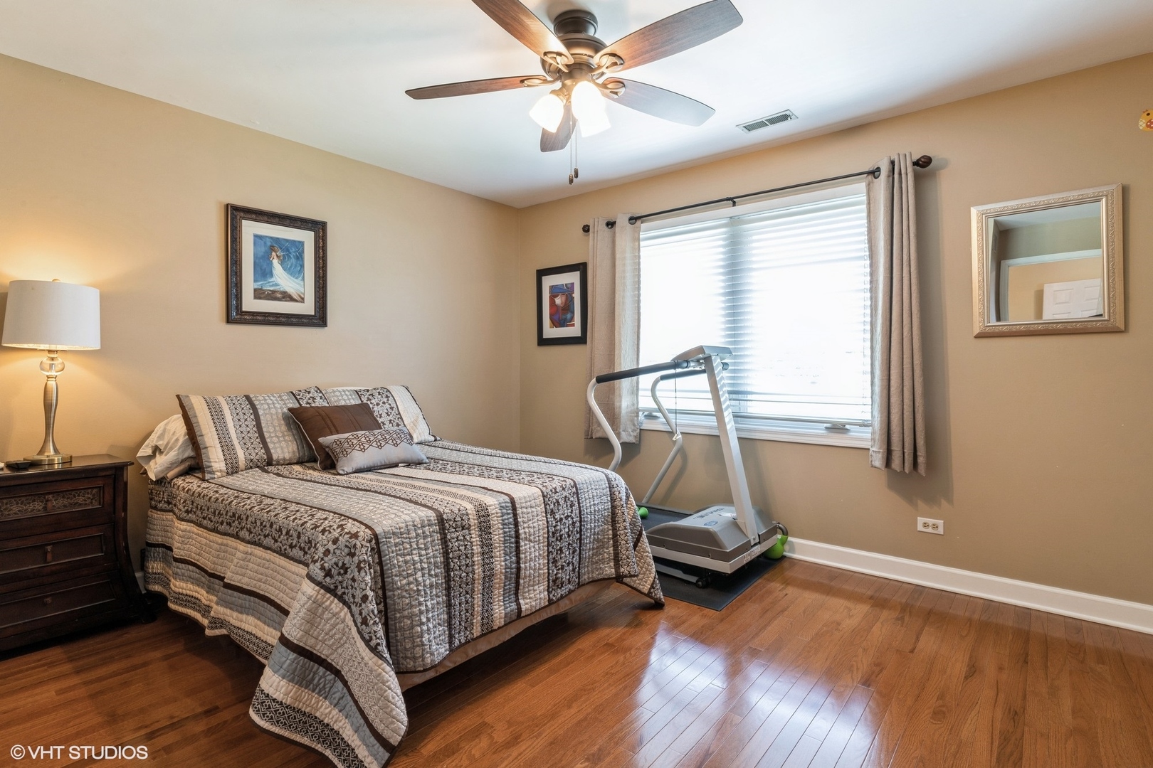 522 Waikiki Drive, Des Plaines, IL 60016