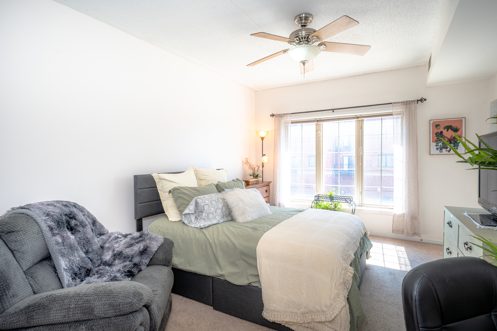 9670 Franklin Avenue #214, Franklin Park, IL 60131