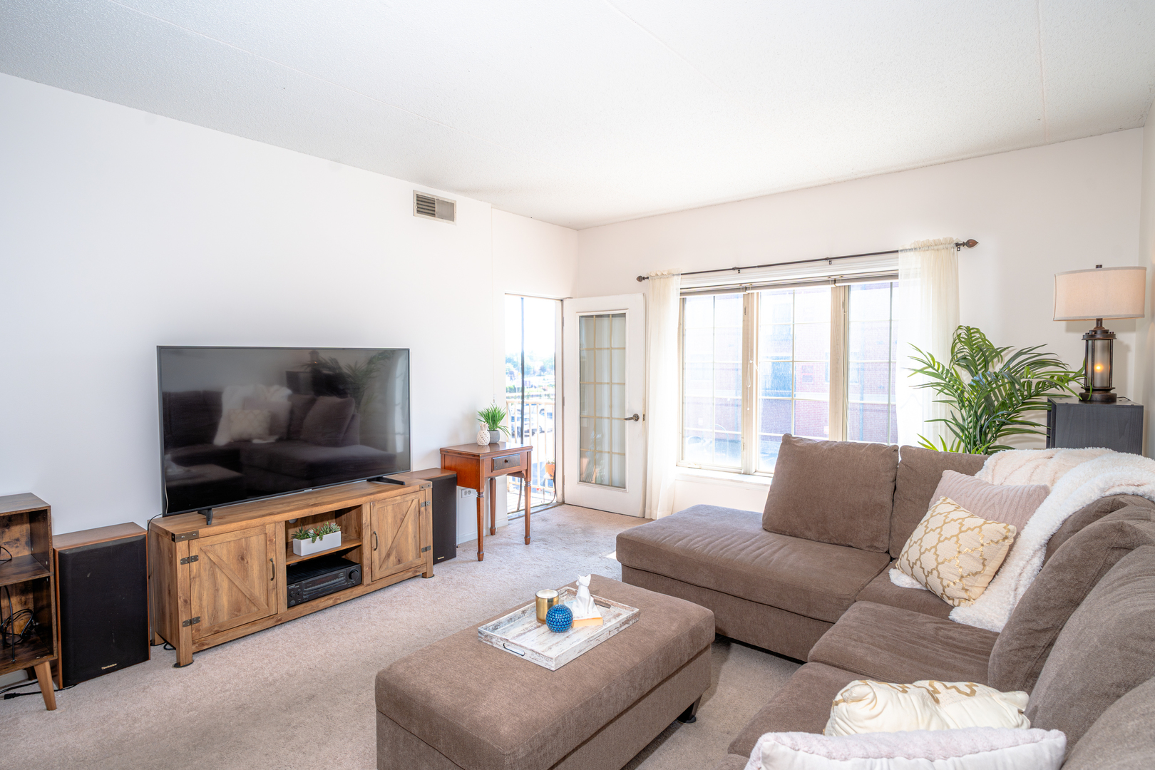 9670 Franklin Avenue #214, Franklin Park, IL 60131