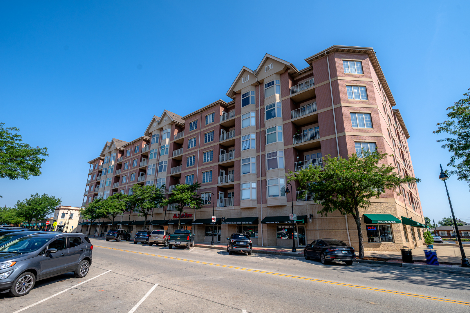 9670 Franklin Avenue #214, Franklin Park, IL 60131