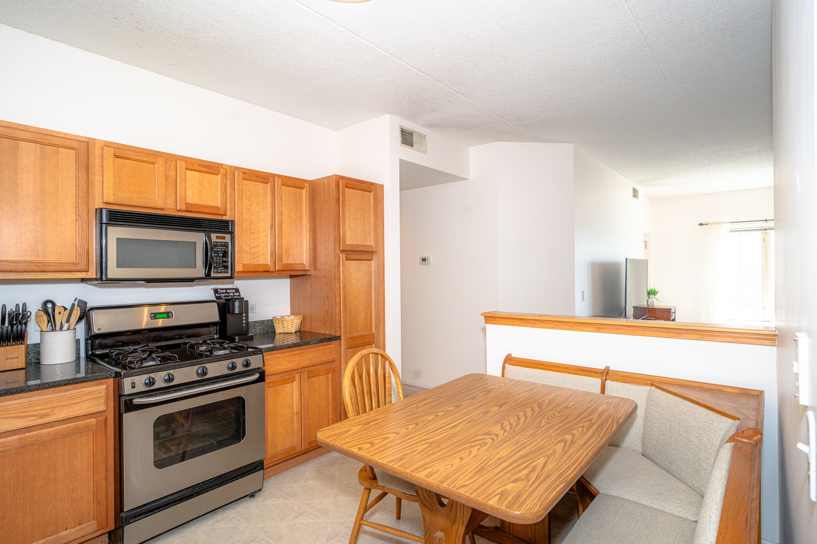9670 Franklin Avenue #214, Franklin Park, IL 60131