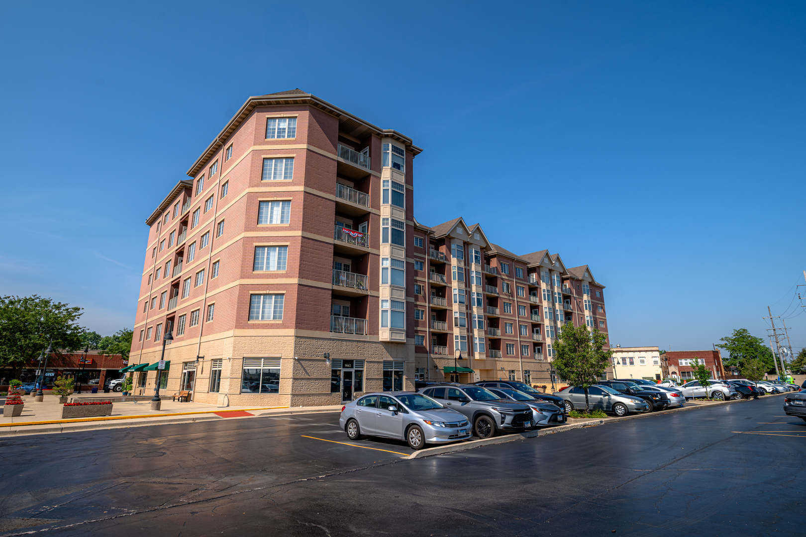 9670 Franklin Avenue #214, Franklin Park, IL 60131
