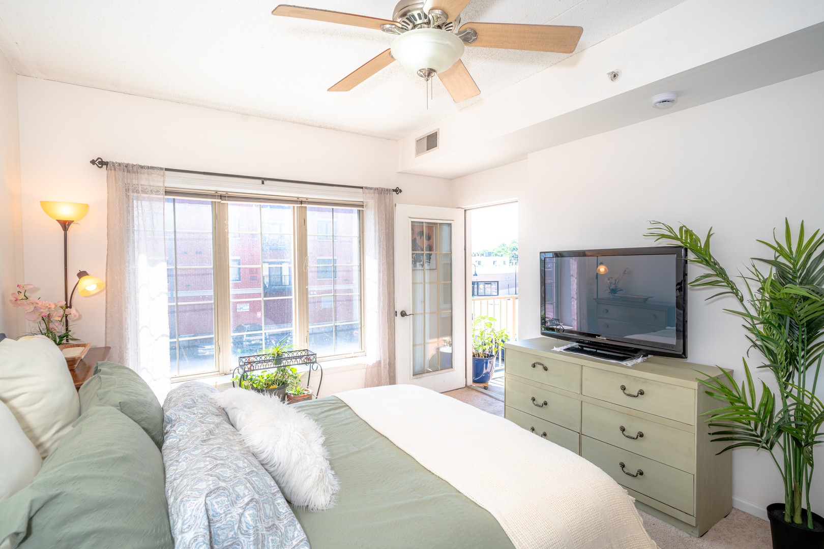 9670 Franklin Avenue #214, Franklin Park, IL 60131