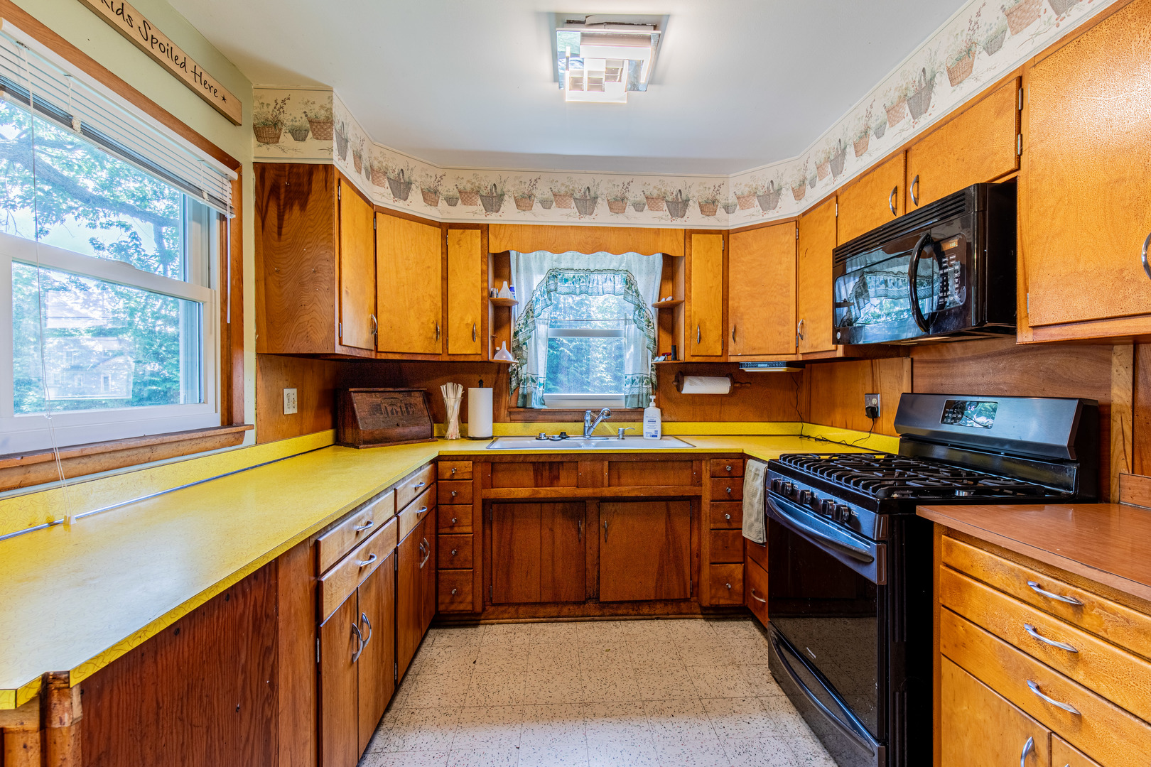 103 S Plum Street, Princeton, IL 61356