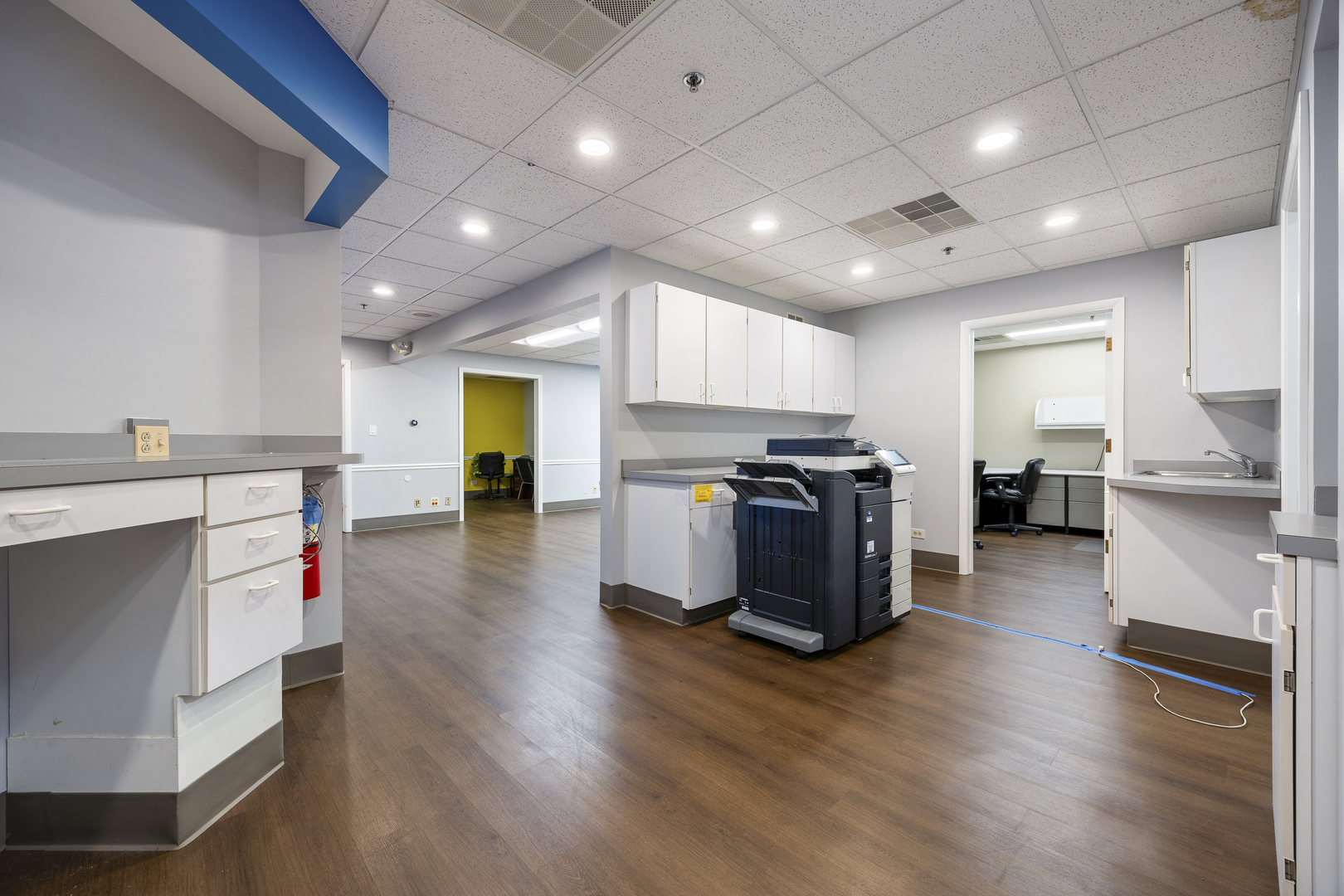 511 Thornhill Drive #E, Carol Stream, IL 60188