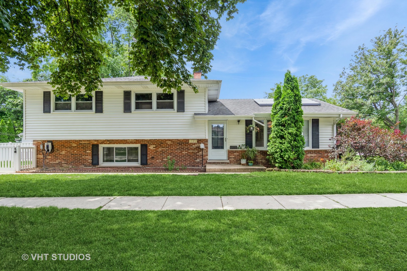 1122 Coolidge Avenue, Wheaton, IL 60189