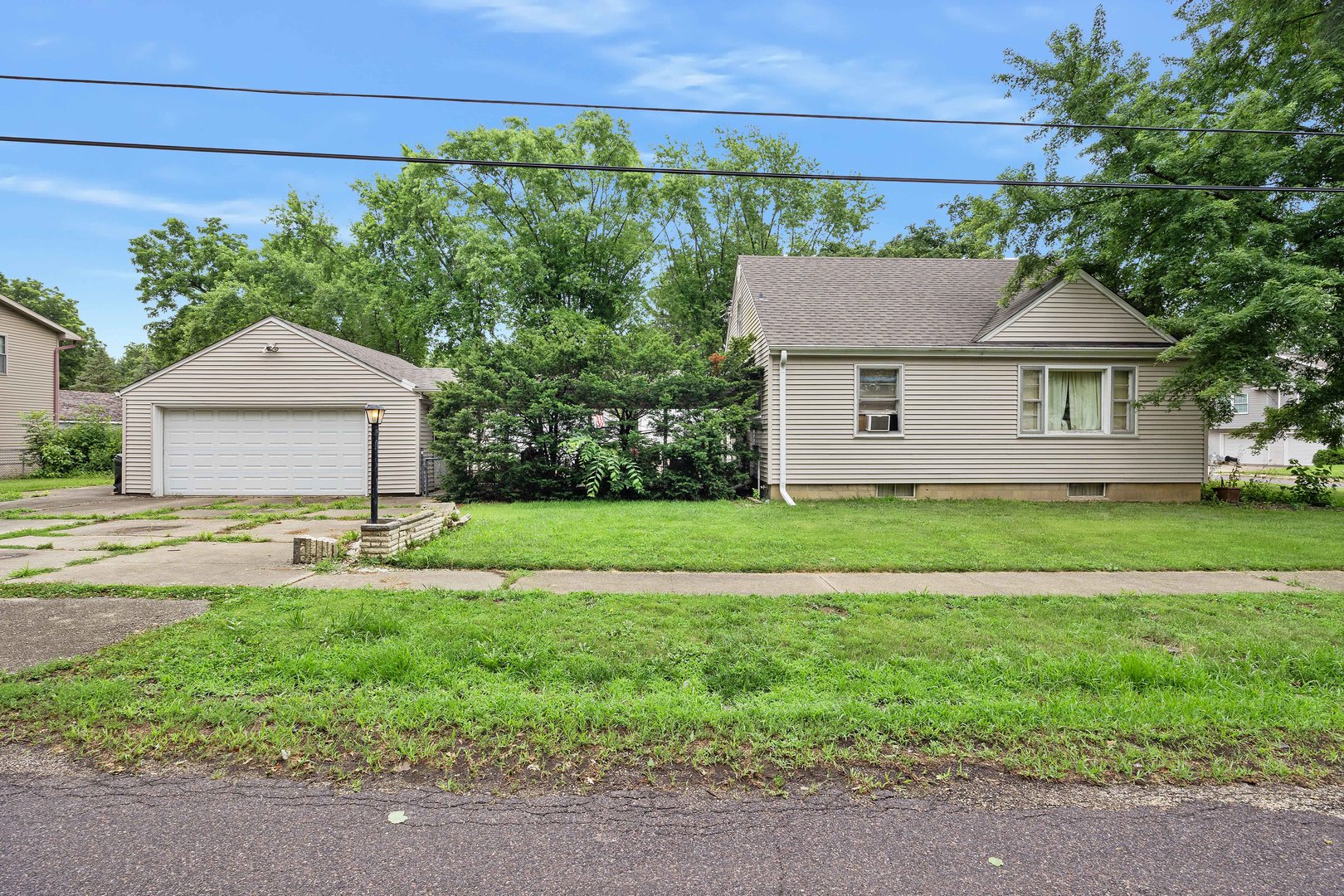 631 Pekin Avenue, Creve Coeur, IL 61610