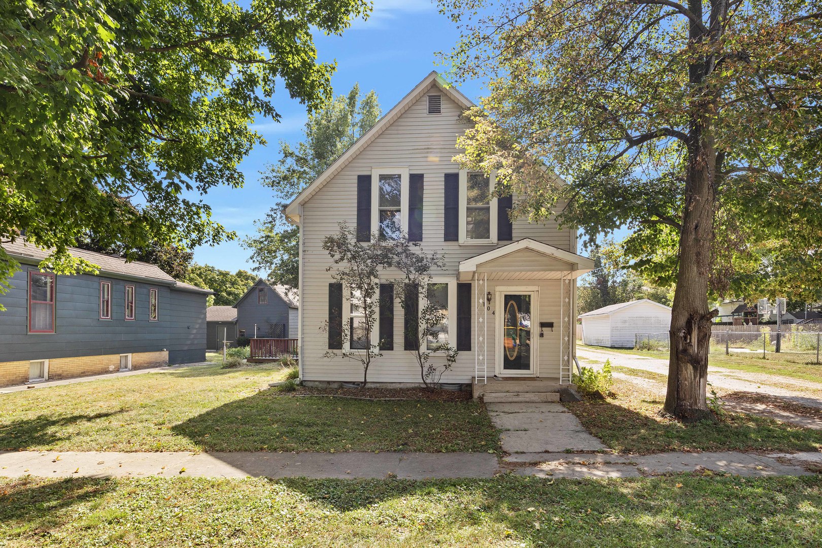 104 W North Street, Lexington, IL 61753