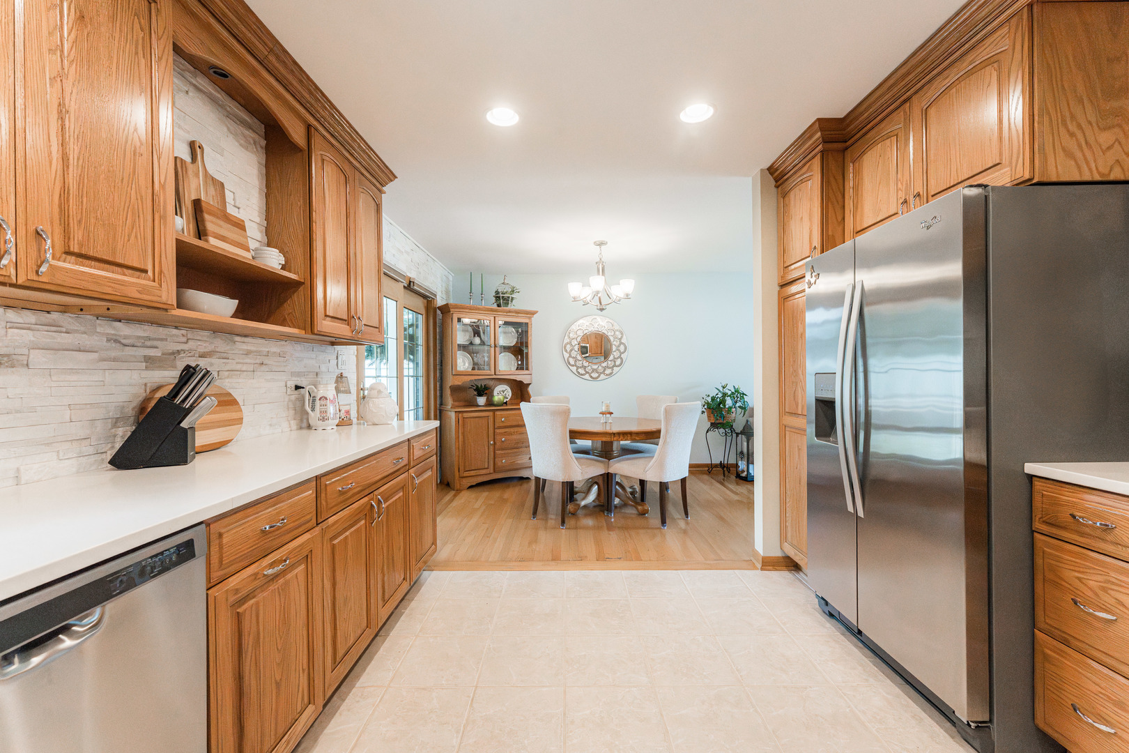 554 N Green Ridge Street, Addison, IL 60101