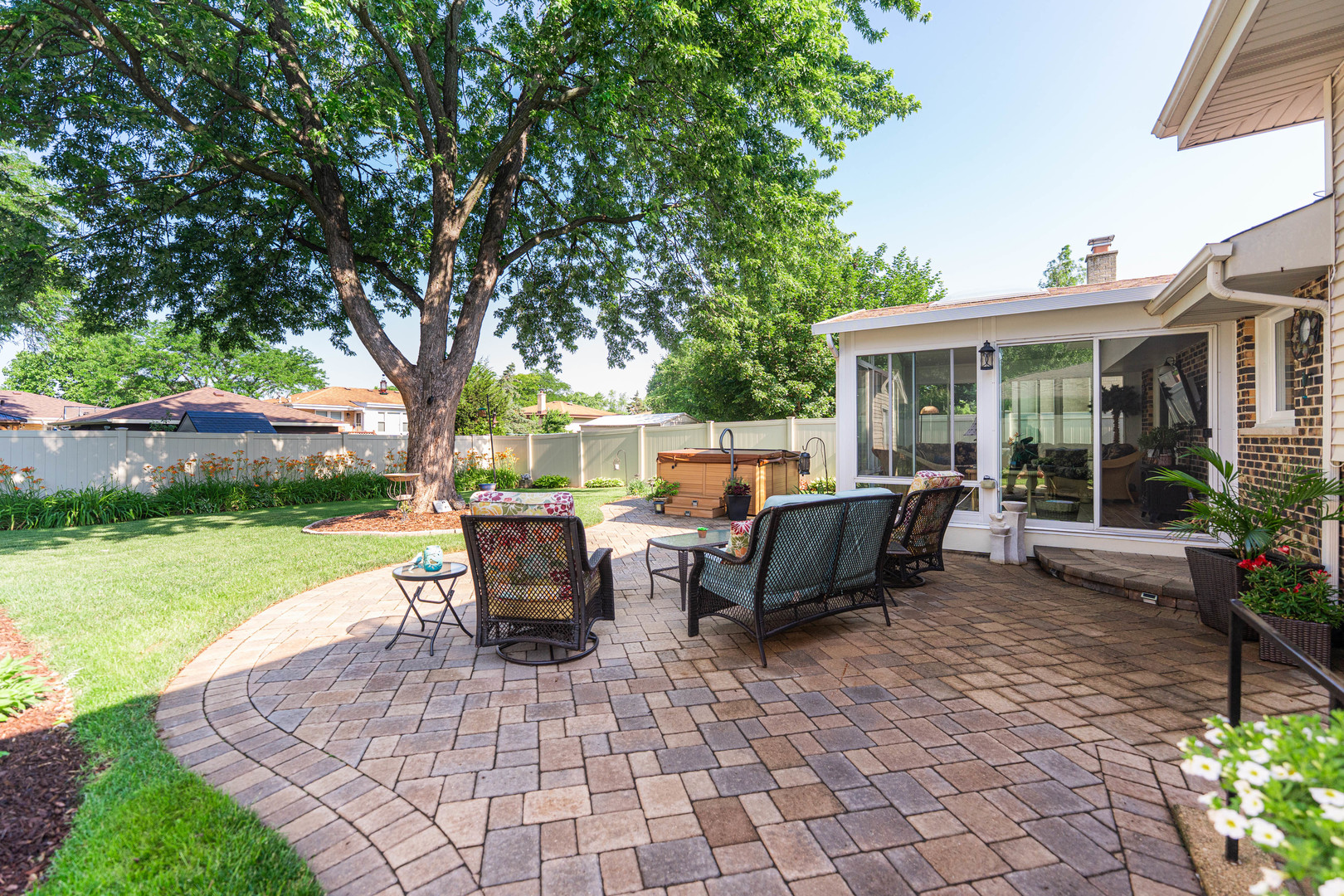 554 N Green Ridge Street, Addison, IL 60101