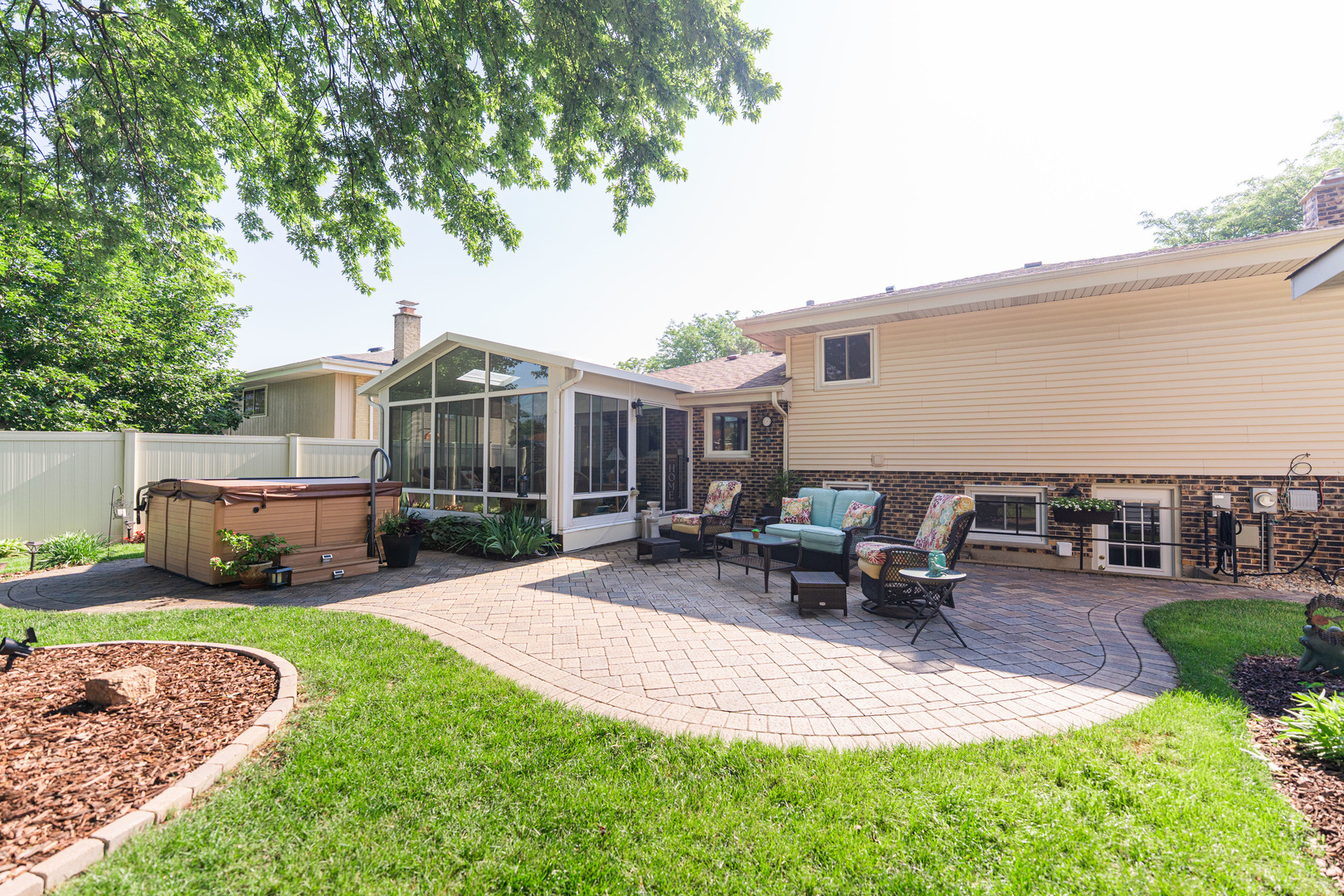 554 N Green Ridge Street, Addison, IL 60101