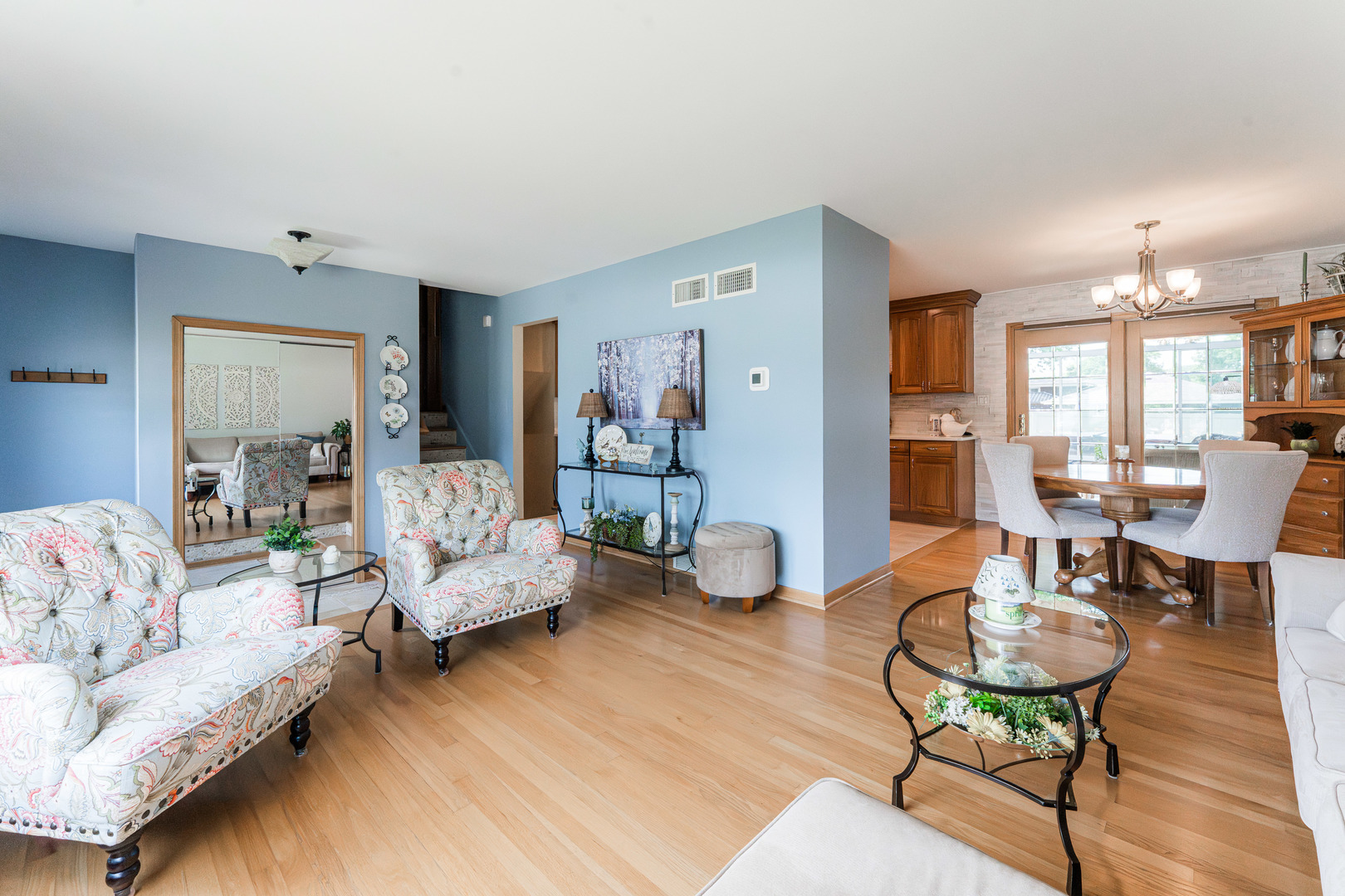554 N Green Ridge Street, Addison, IL 60101