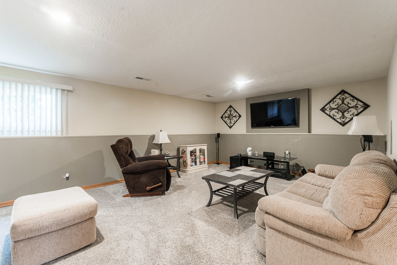 554 N Green Ridge Street, Addison, IL 60101
