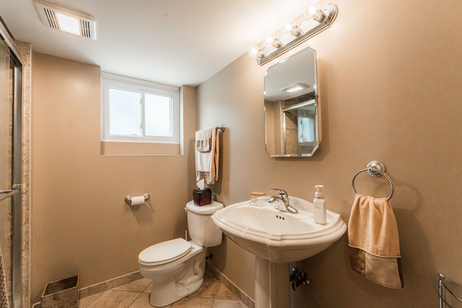 554 N Green Ridge Street, Addison, IL 60101