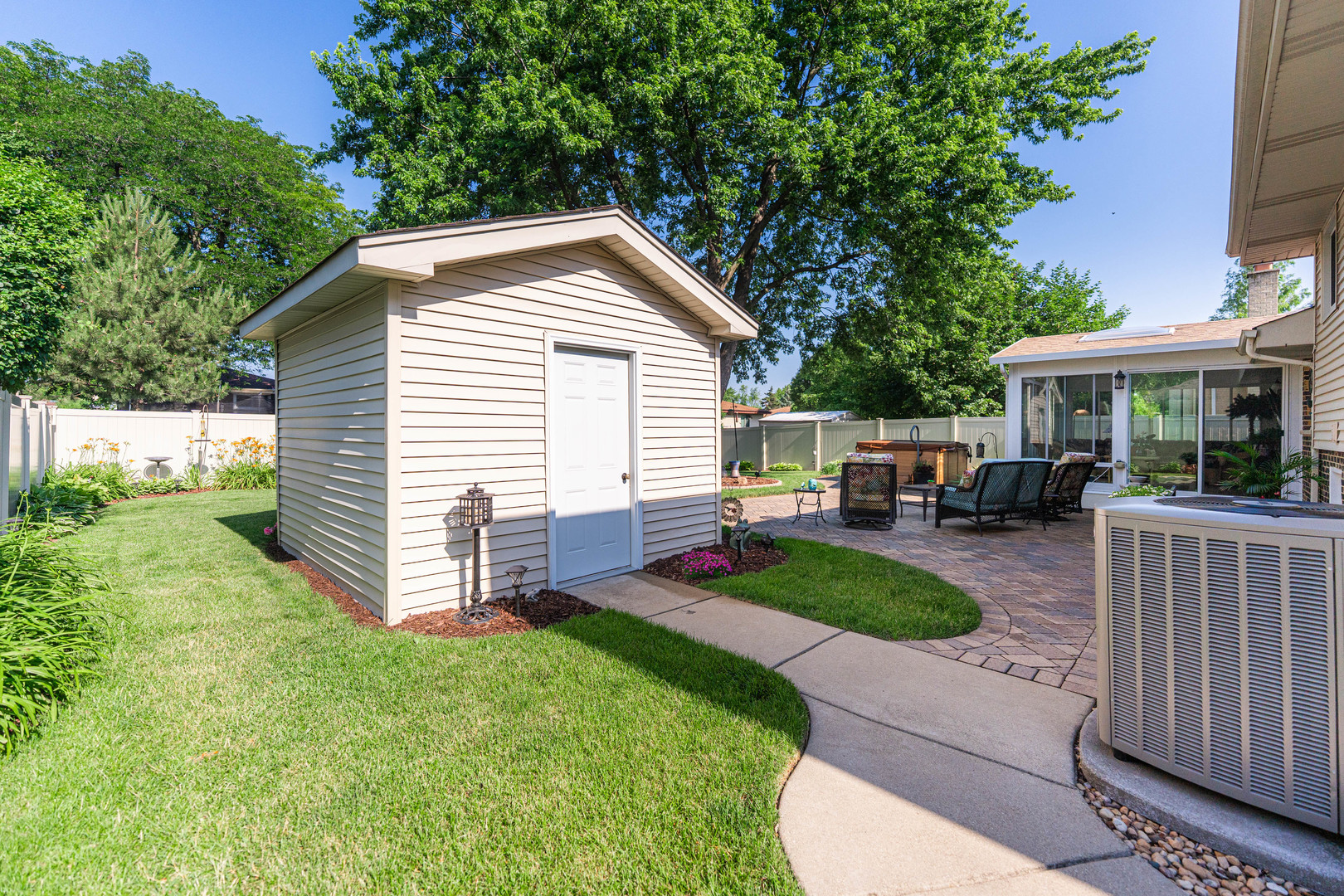 554 N Green Ridge Street, Addison, IL 60101