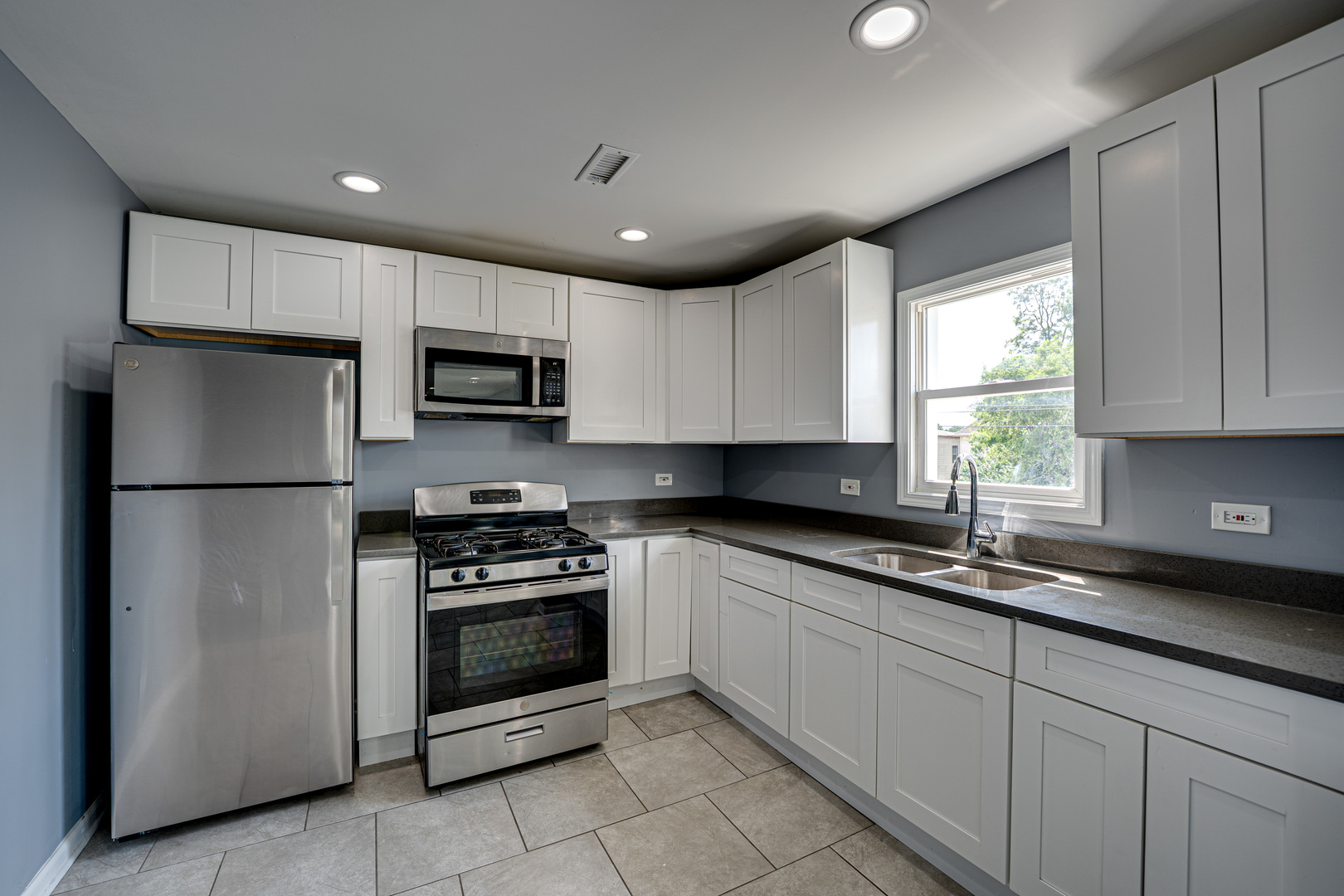 208 MOUND Street #2, Joliet, IL 60433
