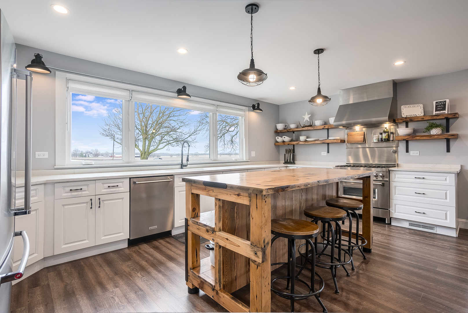 3851 Holt Road, Minooka, IL 60447