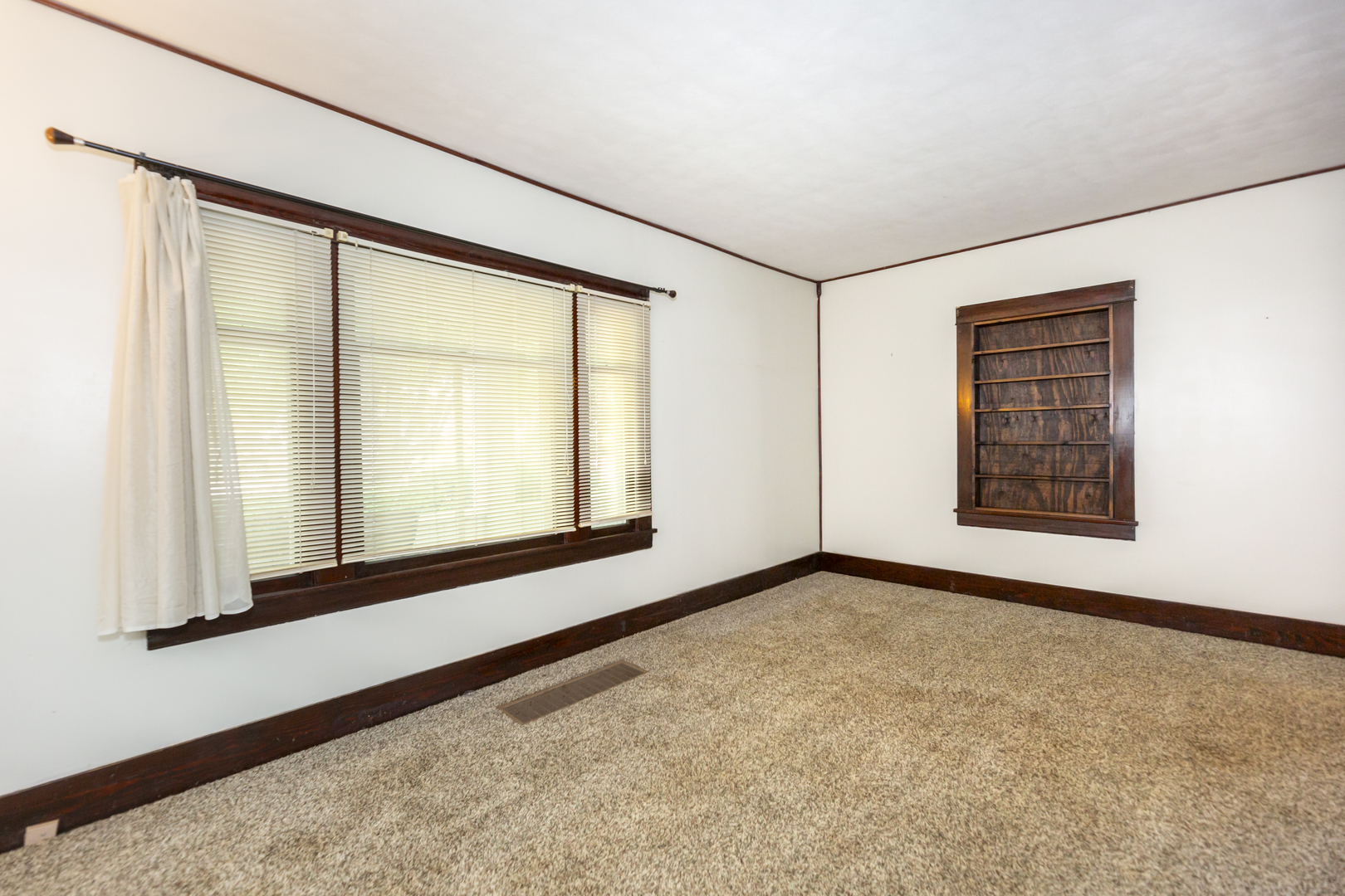 305 Main Street, Monroe Center, IL 61052