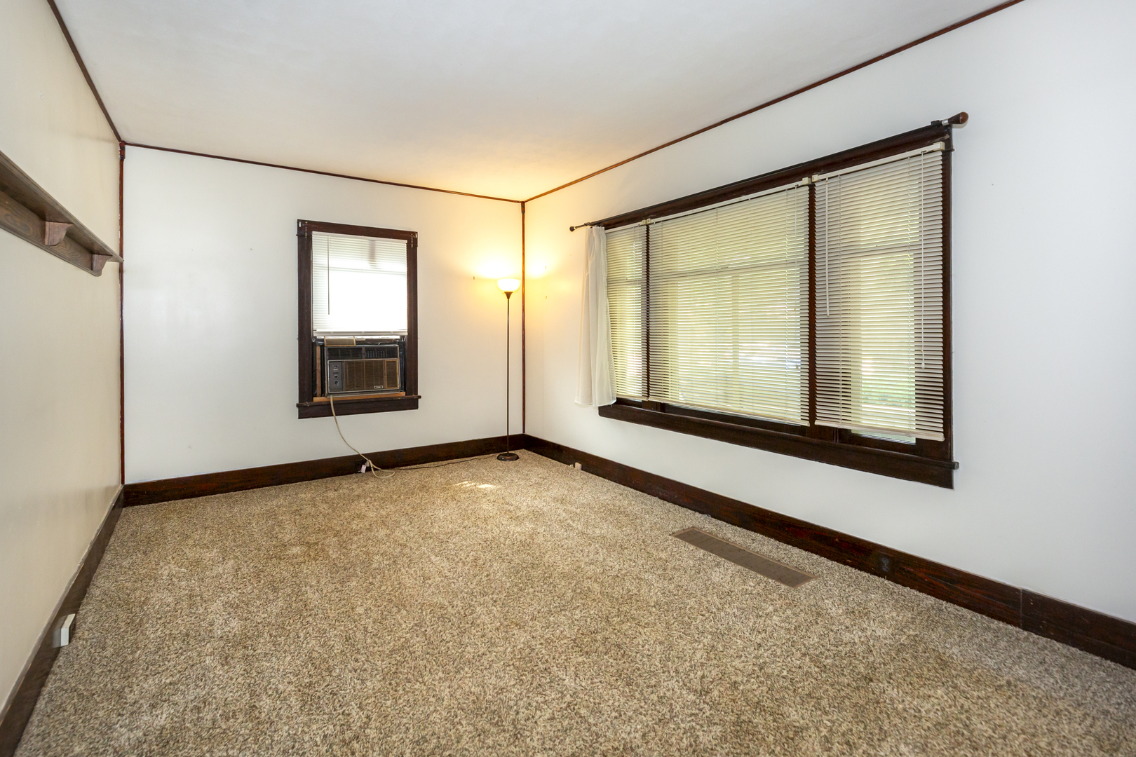 305 Main Street, Monroe Center, IL 61052