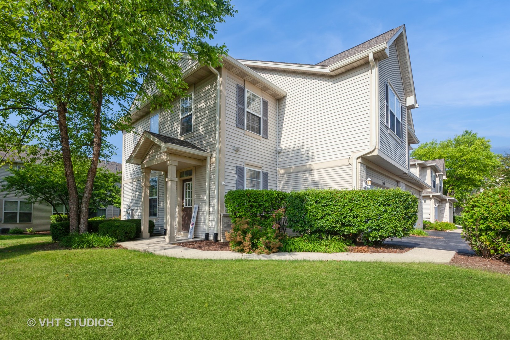 2401 Sunshine Lane, Aurora, IL 60503