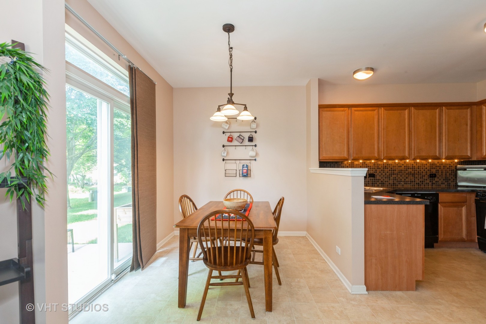 2401 Sunshine Lane, Aurora, IL 60503