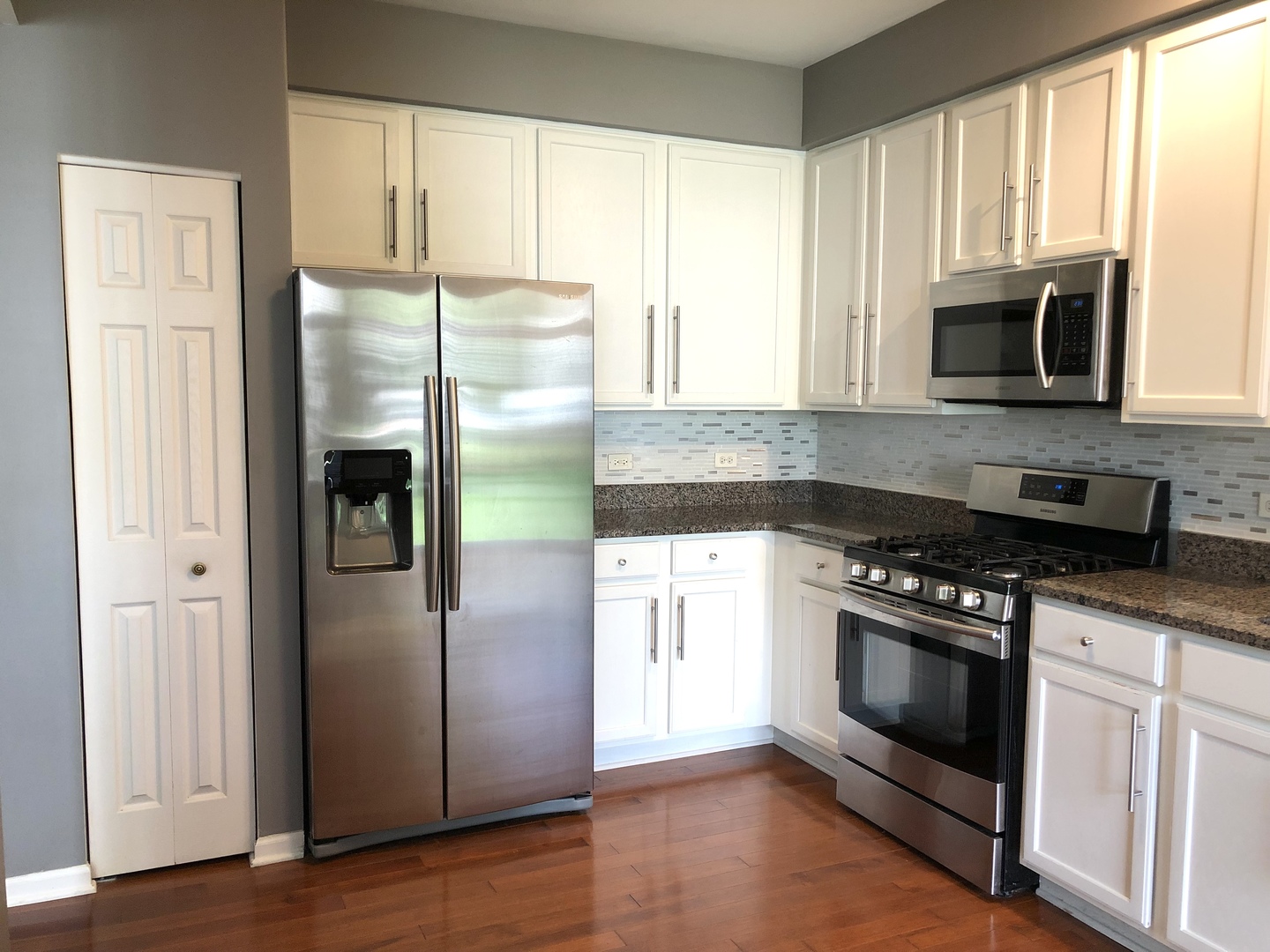 2330 Sheehan Drive, Naperville, IL 60564