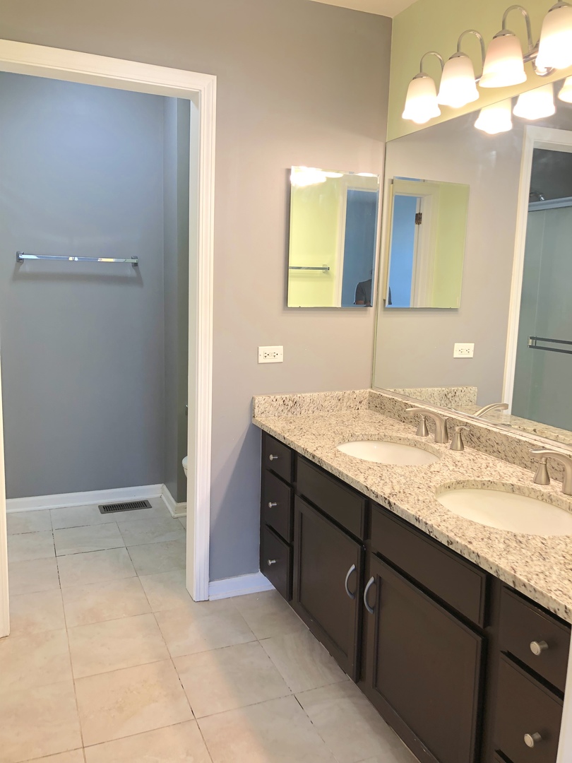 2330 Sheehan Drive, Naperville, IL 60564