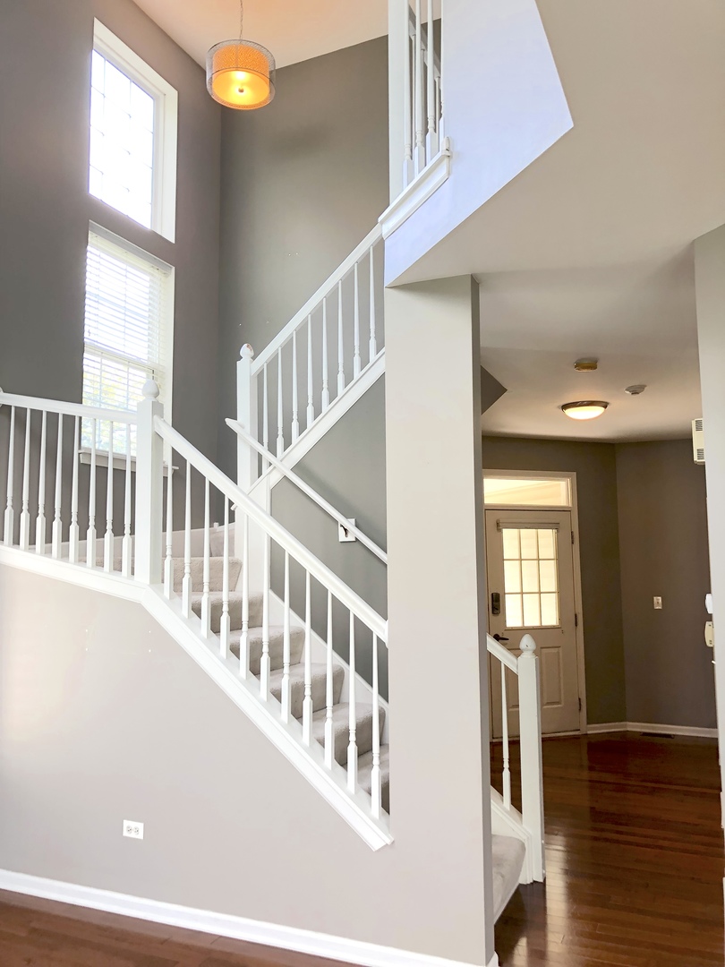 2330 Sheehan Drive, Naperville, IL 60564