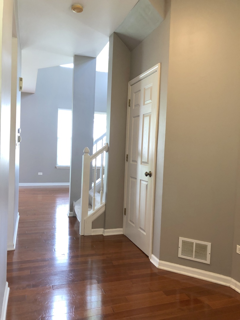 2330 Sheehan Drive, Naperville, IL 60564
