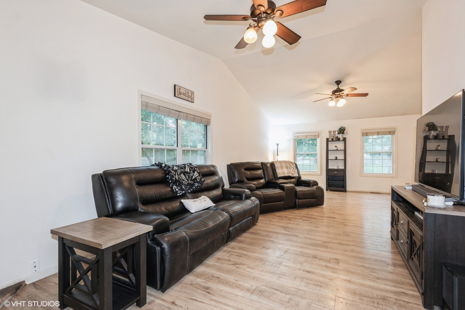 1146 Pheasant Trail, Carol Stream, IL 60188