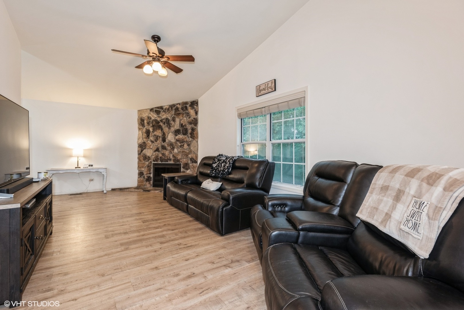 1146 Pheasant Trail, Carol Stream, IL 60188