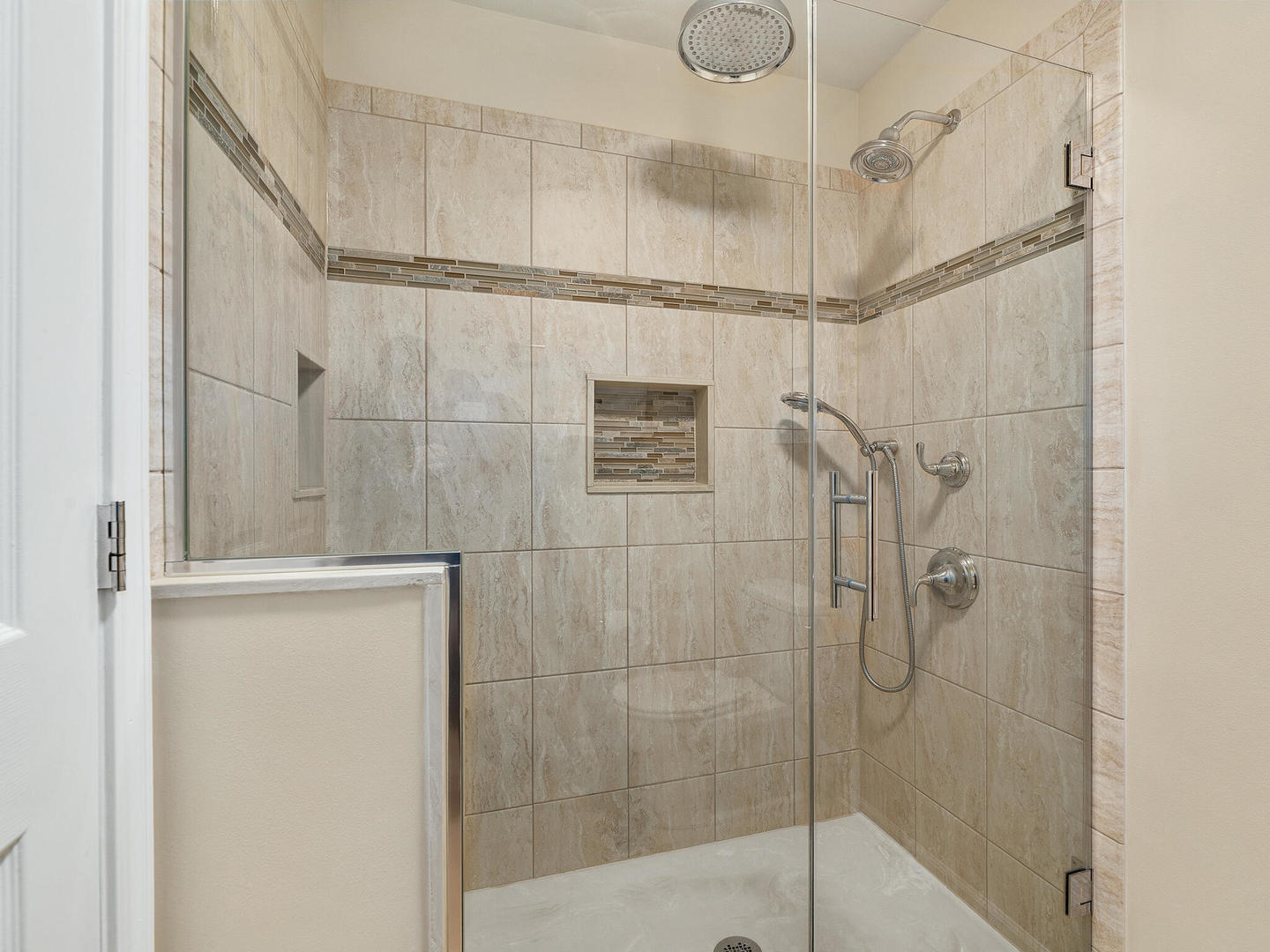 1146 Pheasant Trail, Carol Stream, IL 60188