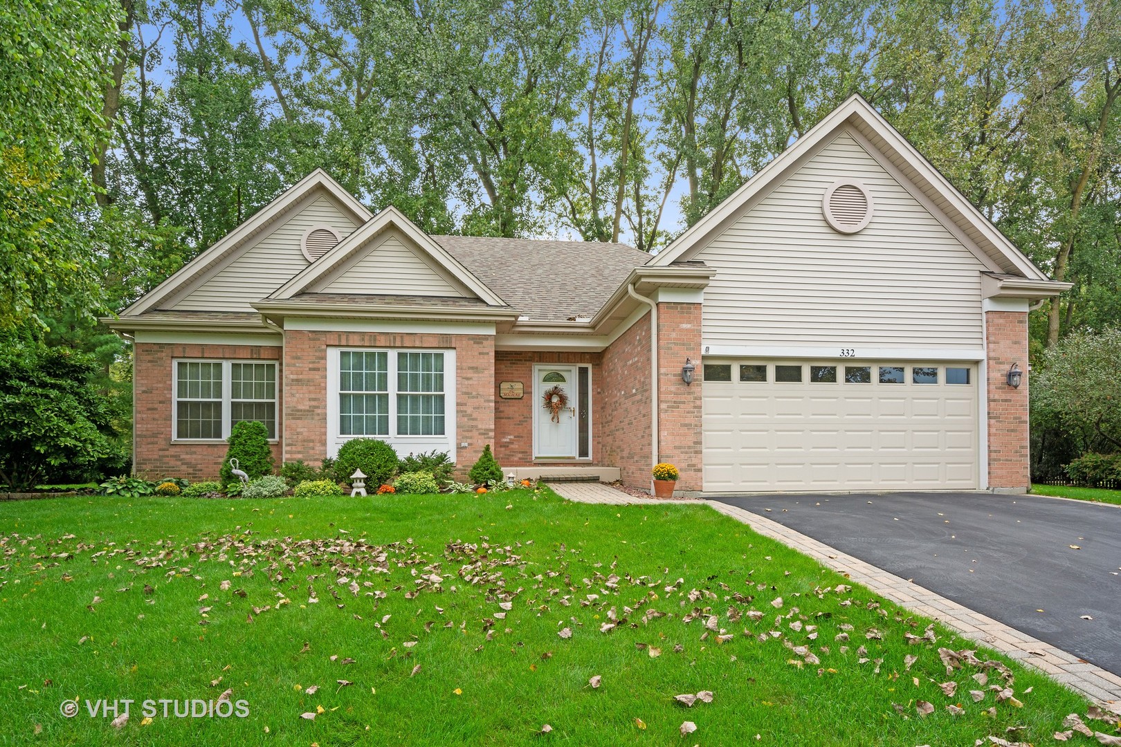 332 Oak Grove Circle, Wauconda, IL 60084