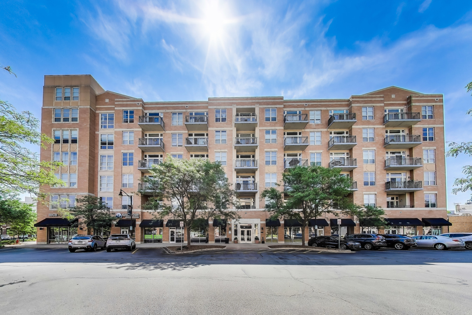 647 Metropolitan Way #L402, Des Plaines, IL 60016