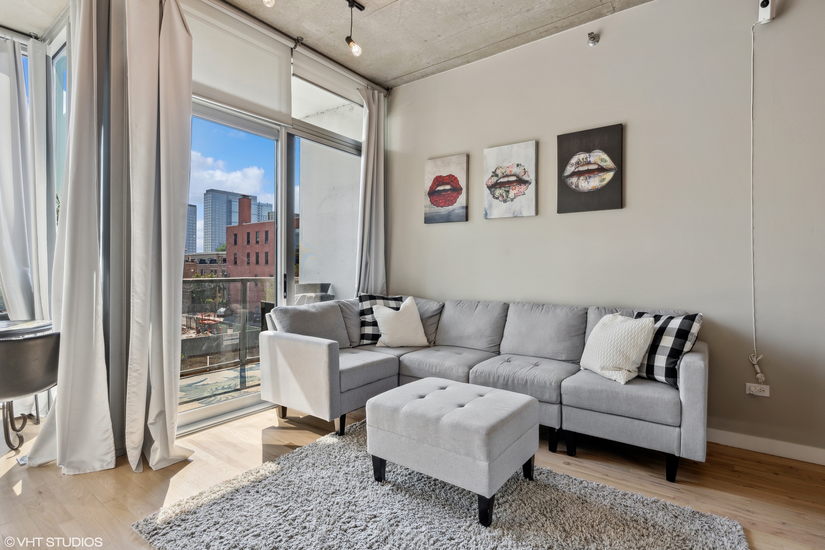 1720 S Michigan Avenue #305, Chicago, IL 60616