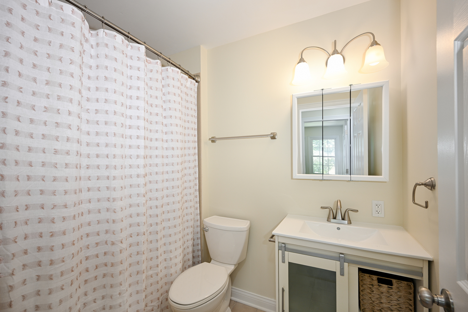 21W745 Glen Valley Drive, Glen Ellyn, IL 60137