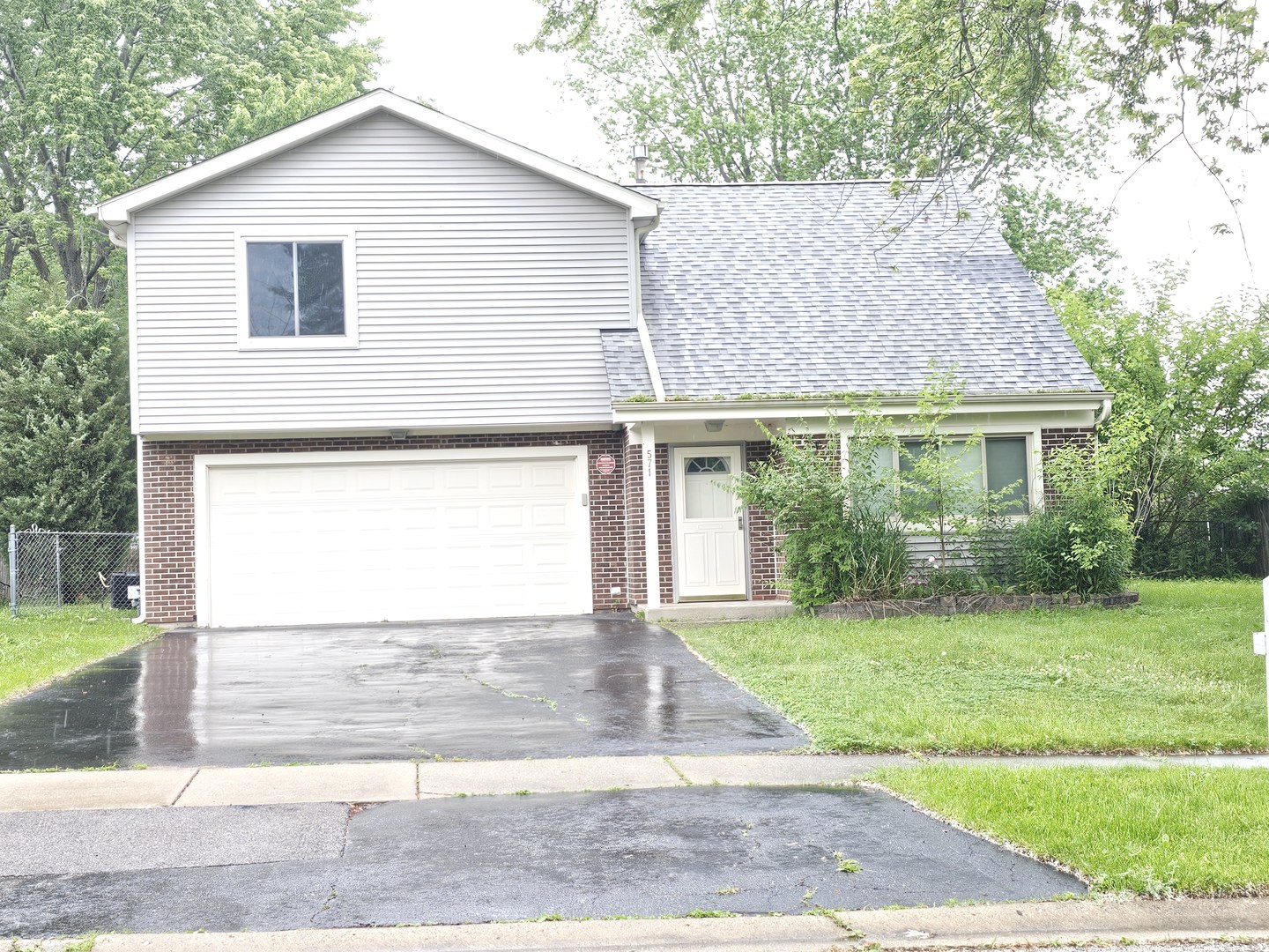 571 White Birch Road, Lindenhurst, IL 60046