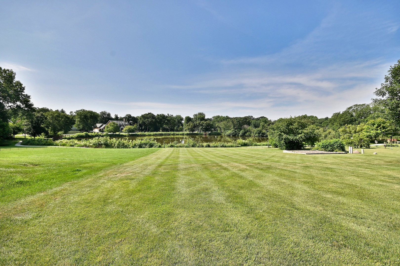 16W611 87th Street, Willowbrook, IL 60527