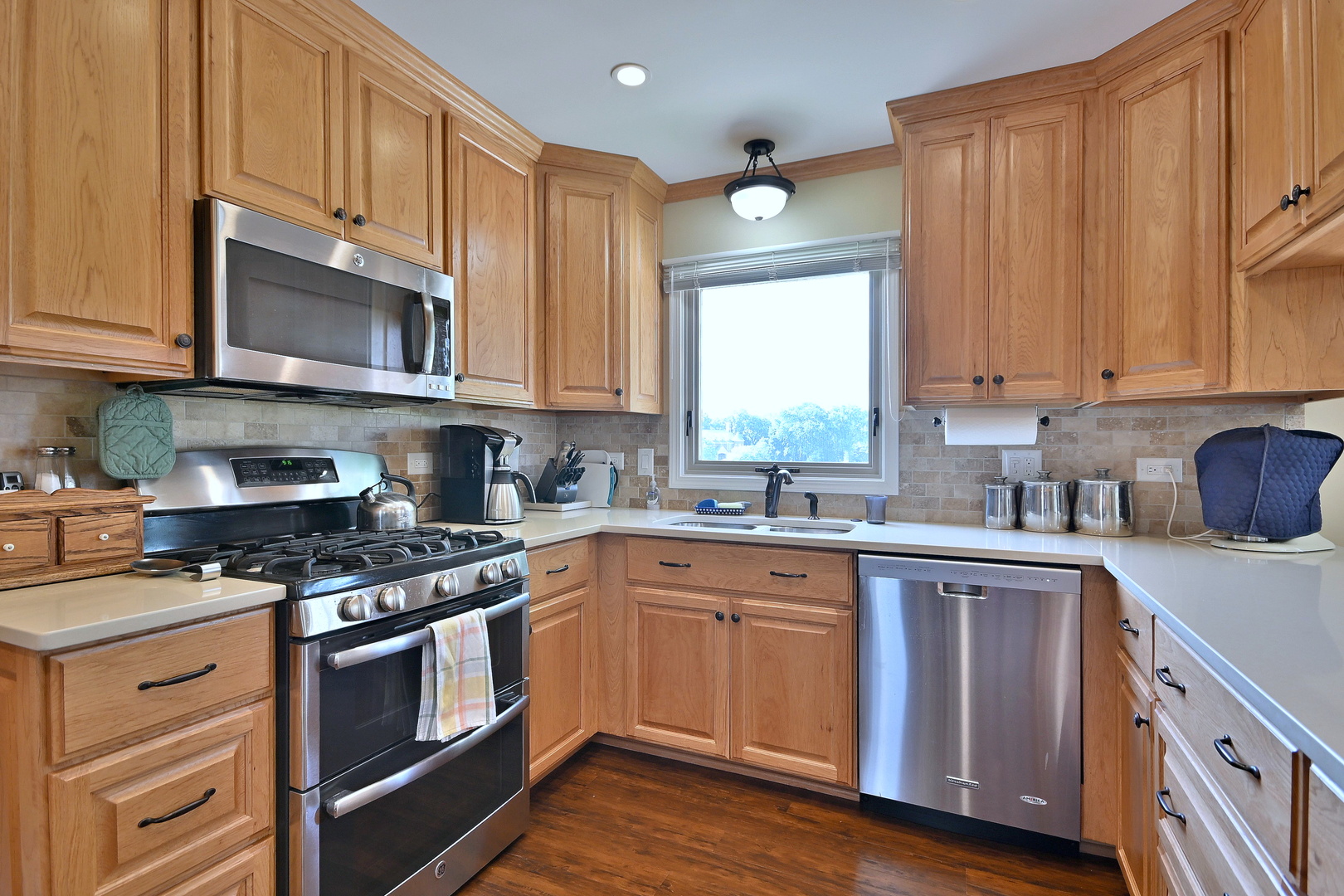16W611 87th Street, Willowbrook, IL 60527