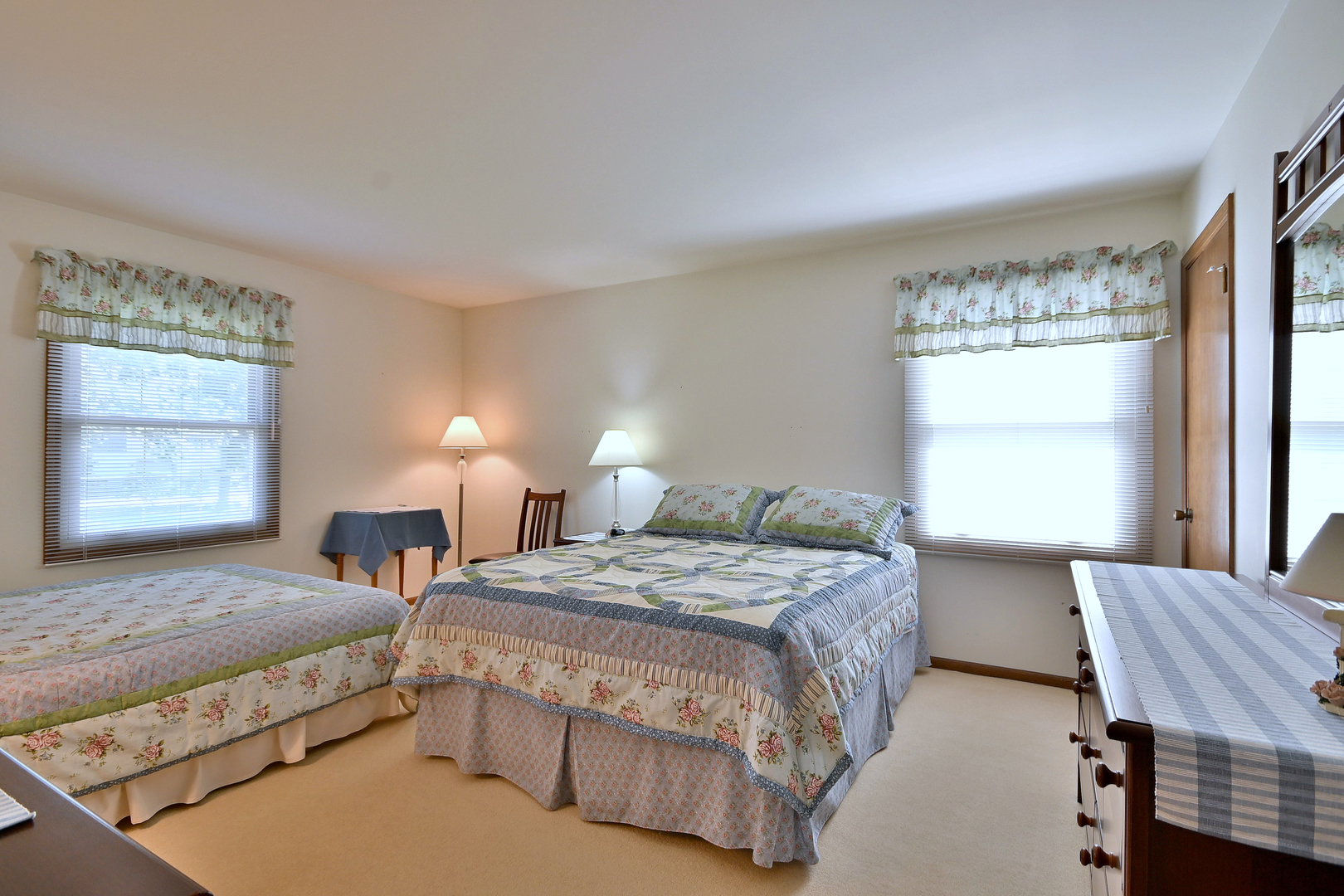 16W611 87th Street, Willowbrook, IL 60527