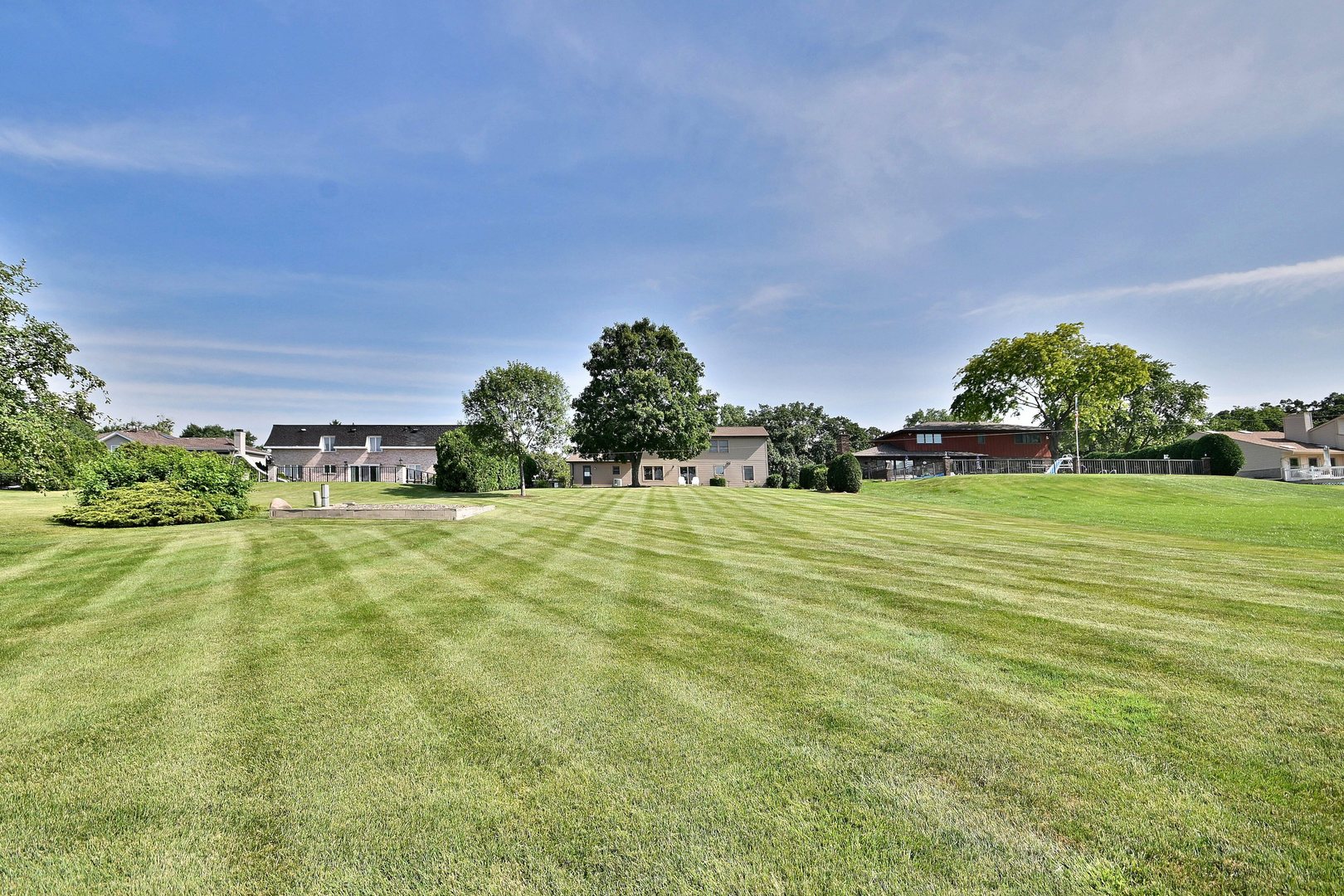 16W611 87th Street, Willowbrook, IL 60527