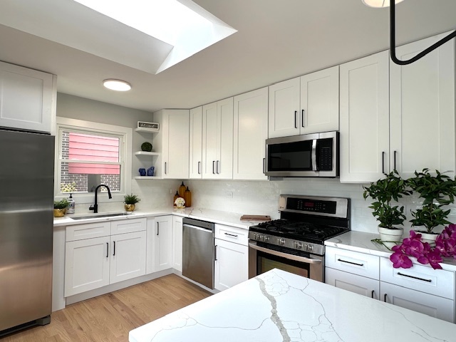 10427 S Alta Drive, Palos Hills, IL 60465