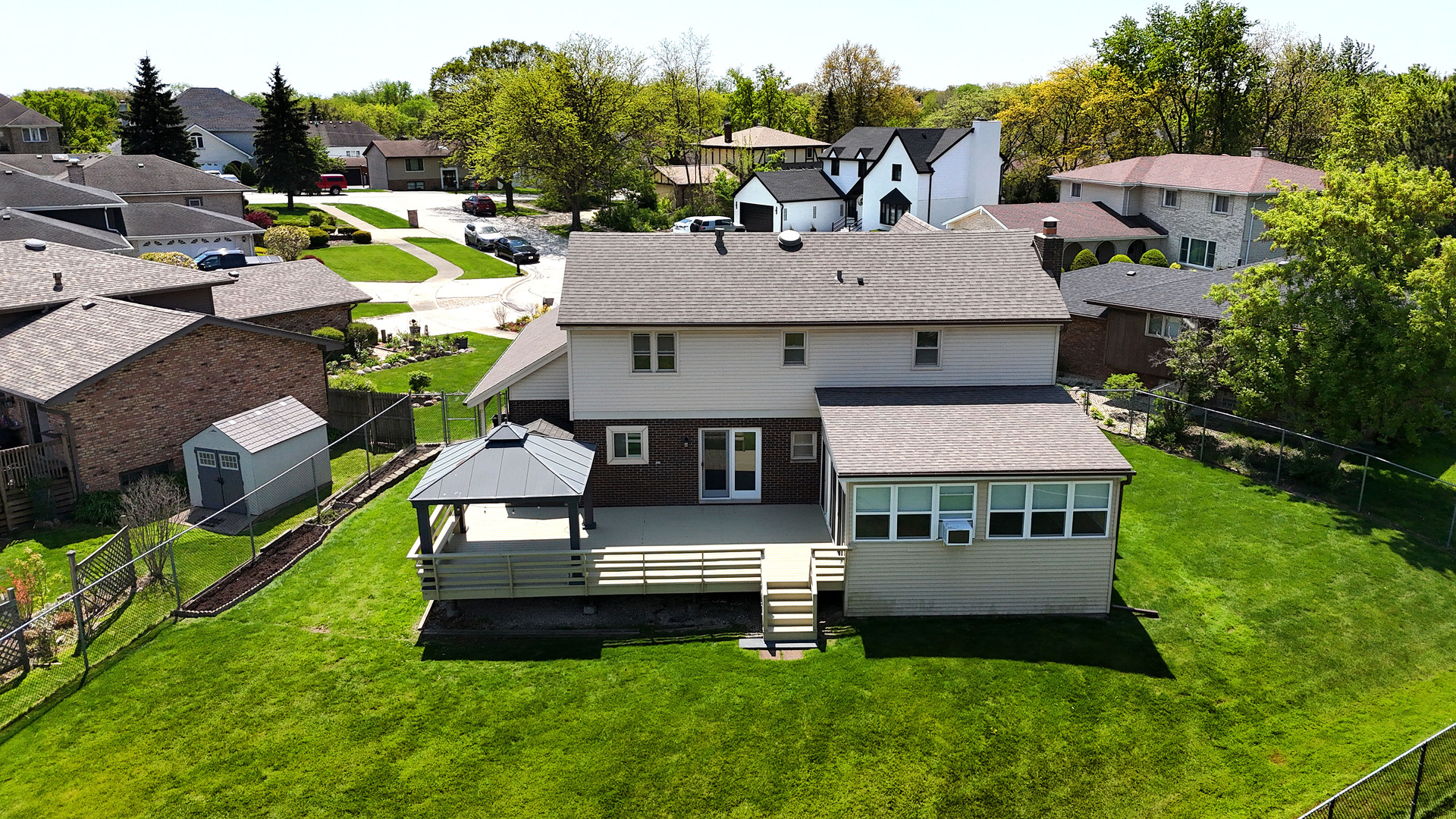 9733 S Cambridge Court, Palos Hills, IL 60465