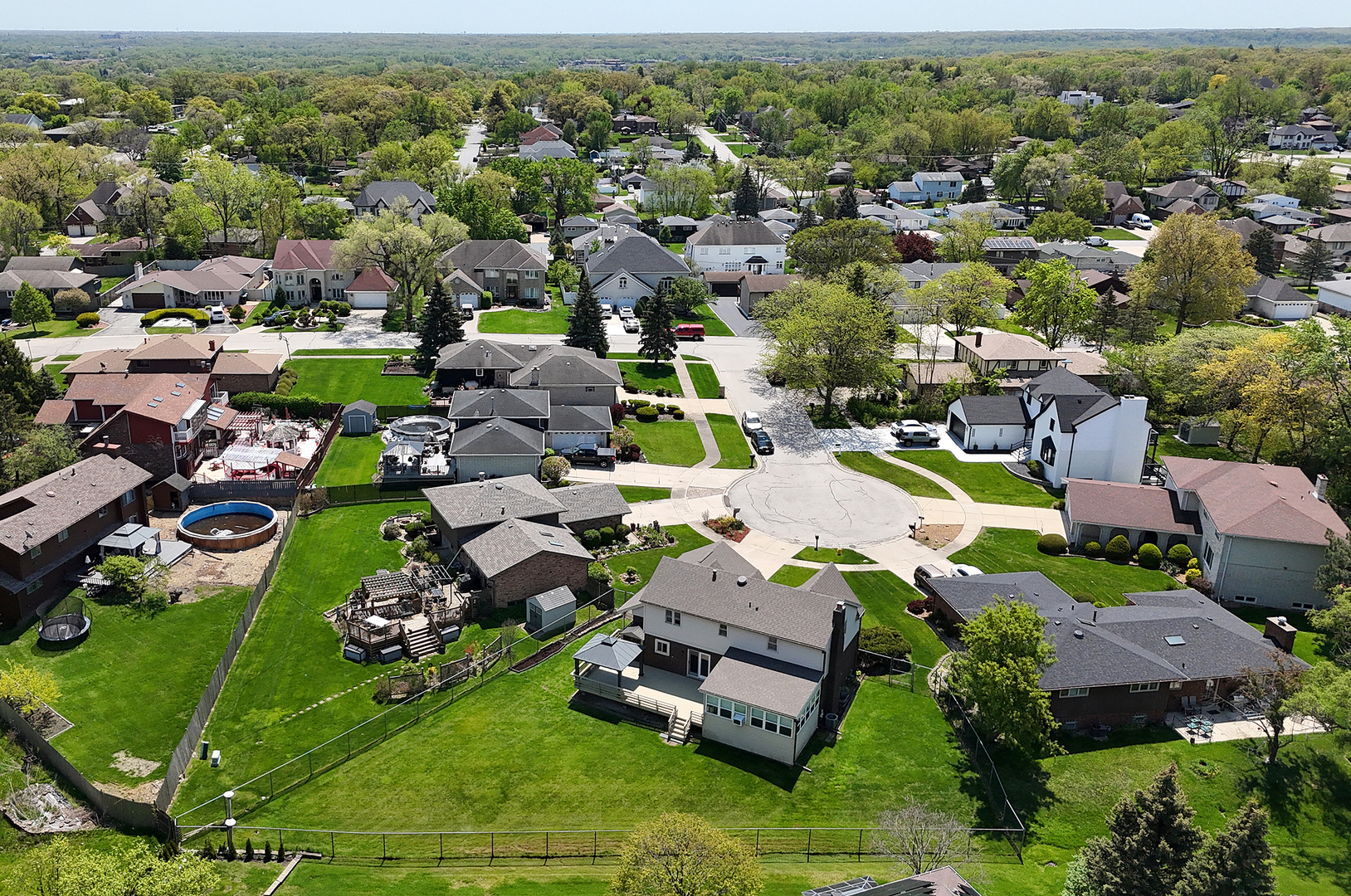 9733 S Cambridge Court, Palos Hills, IL 60465
