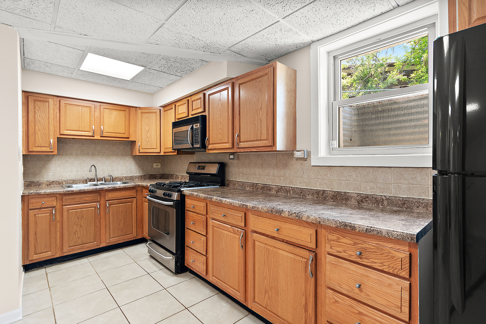 9733 S Cambridge Court, Palos Hills, IL 60465