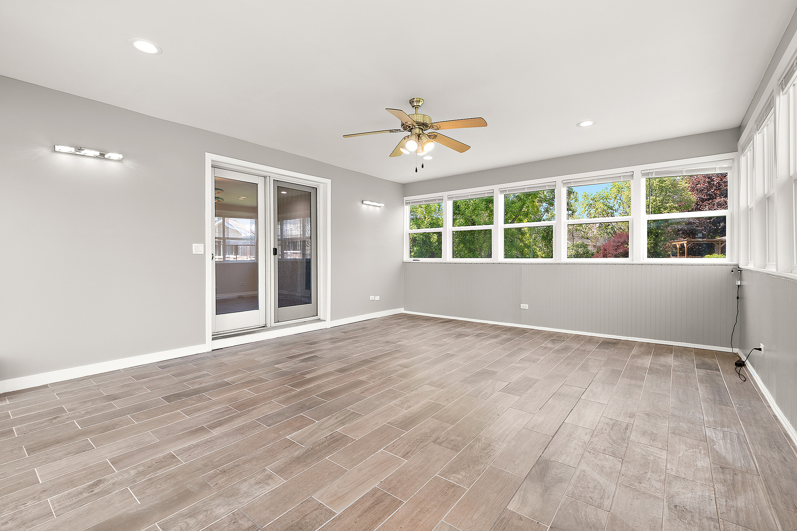 9733 S Cambridge Court, Palos Hills, IL 60465