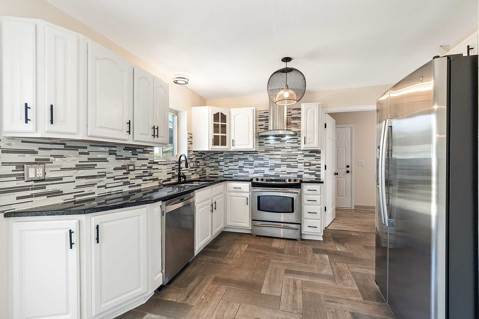 9733 S Cambridge Court, Palos Hills, IL 60465