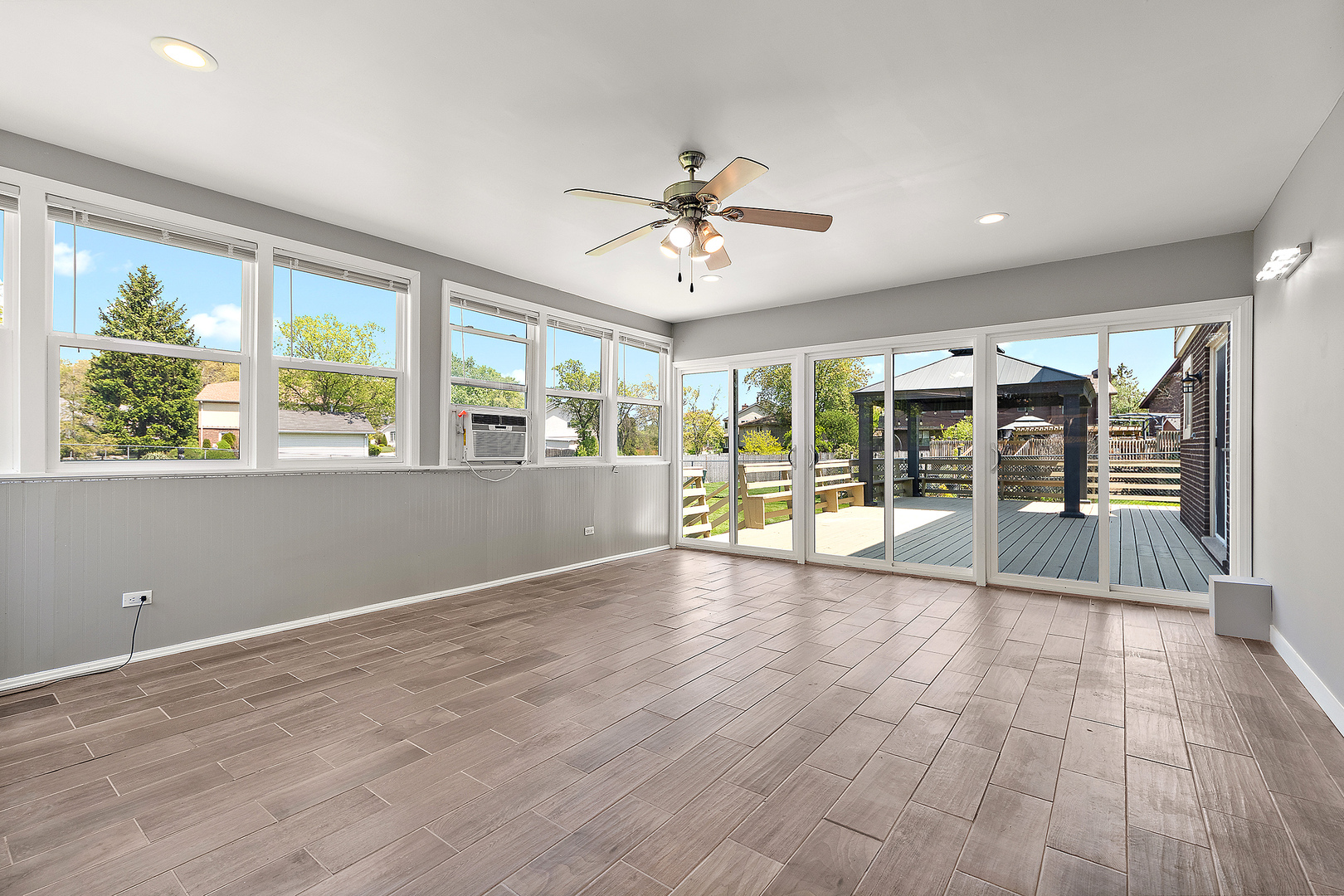 9733 S Cambridge Court, Palos Hills, IL 60465
