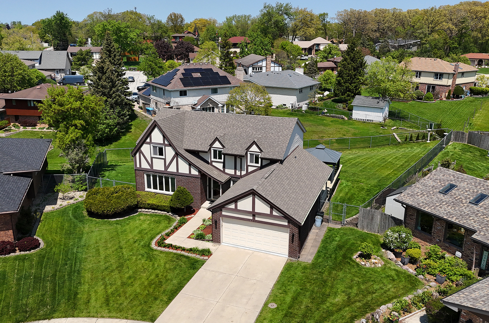9733 S Cambridge Court, Palos Hills, IL 60465