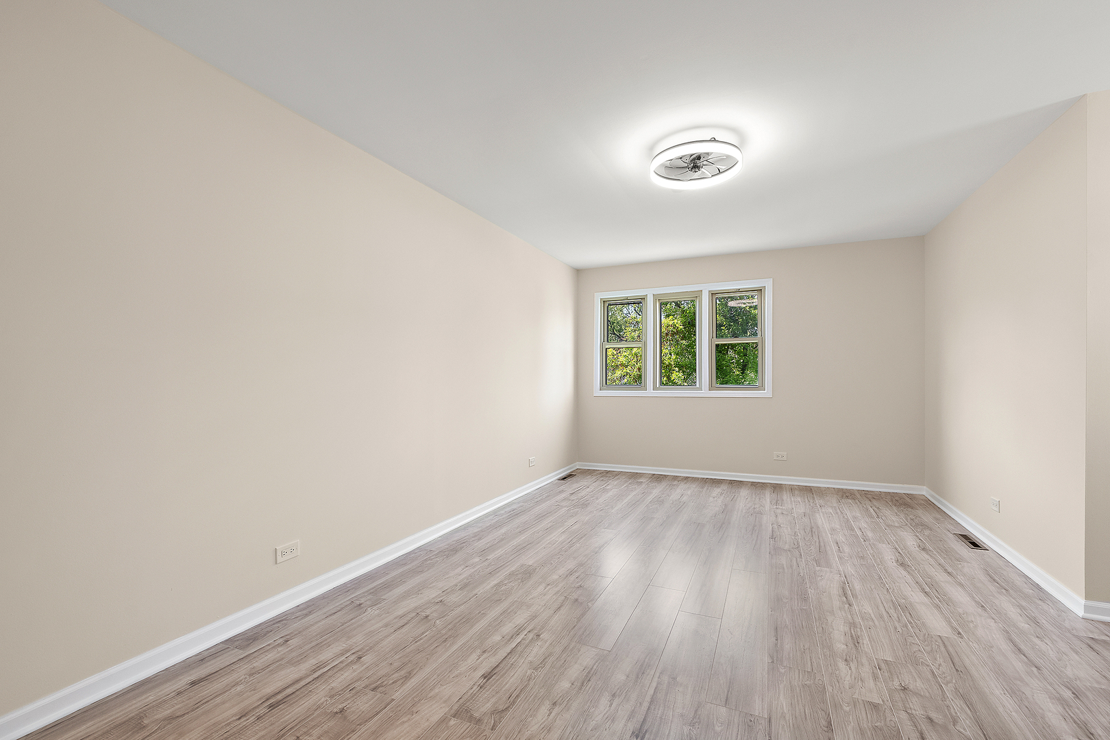 9733 S Cambridge Court, Palos Hills, IL 60465